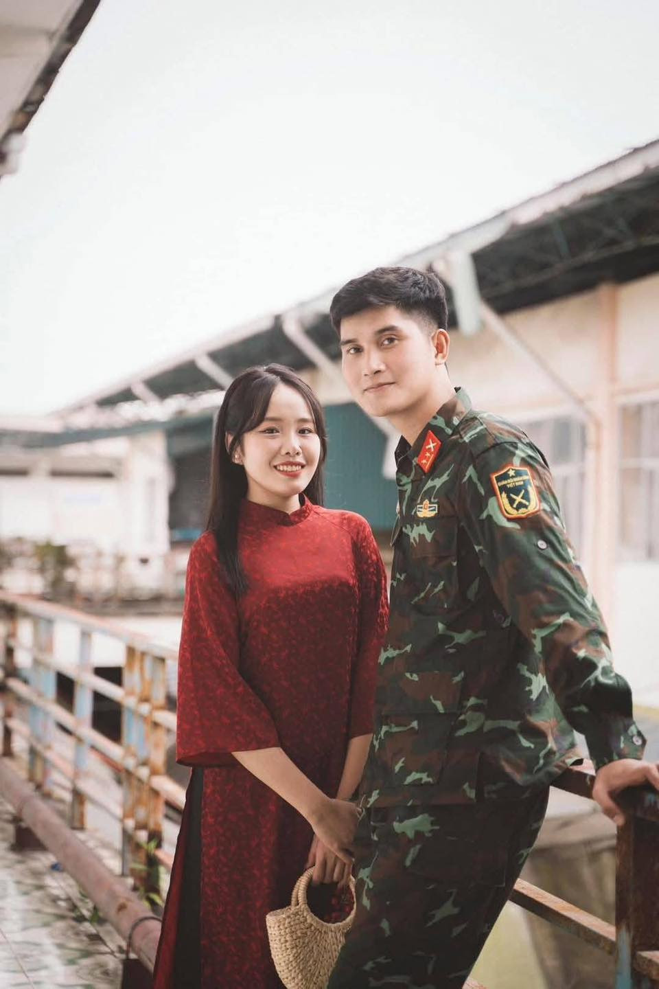 Hé lộ loạt ảnh nhìn là mê của khối trưởng SN 2000 vừa vinh dự bắt tay tổng thống Putin