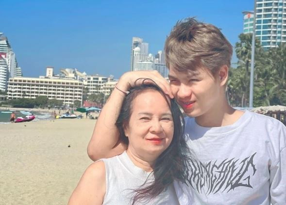 Chàng trai hơn 20 tuổi yêu say đắm bà lão U70 và cái kết- Ảnh 1.