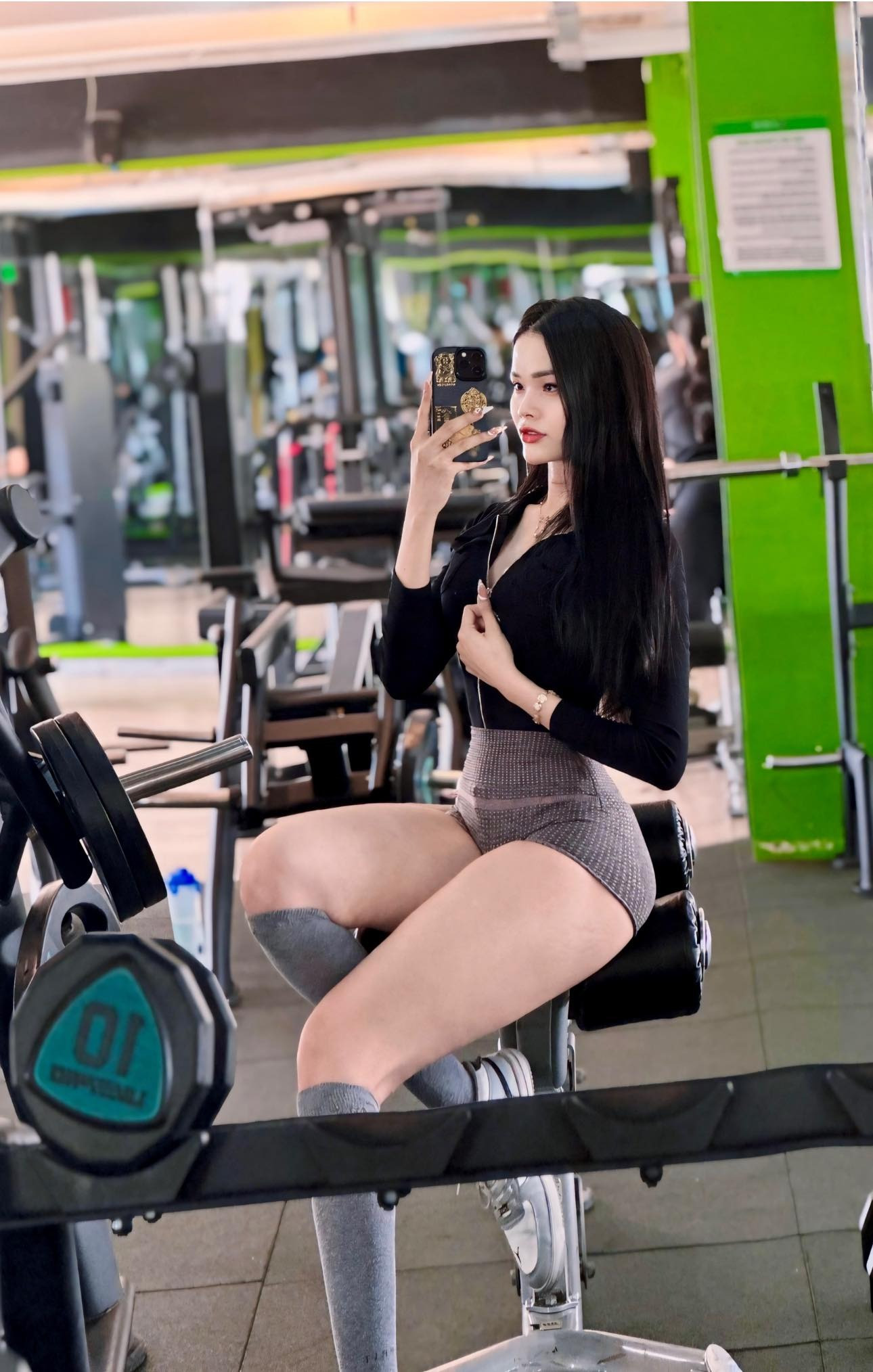 Mặt mộc gây sốc của mỹ nhân chuyển giới vừa đăng quang Miss International Queen Vietnam