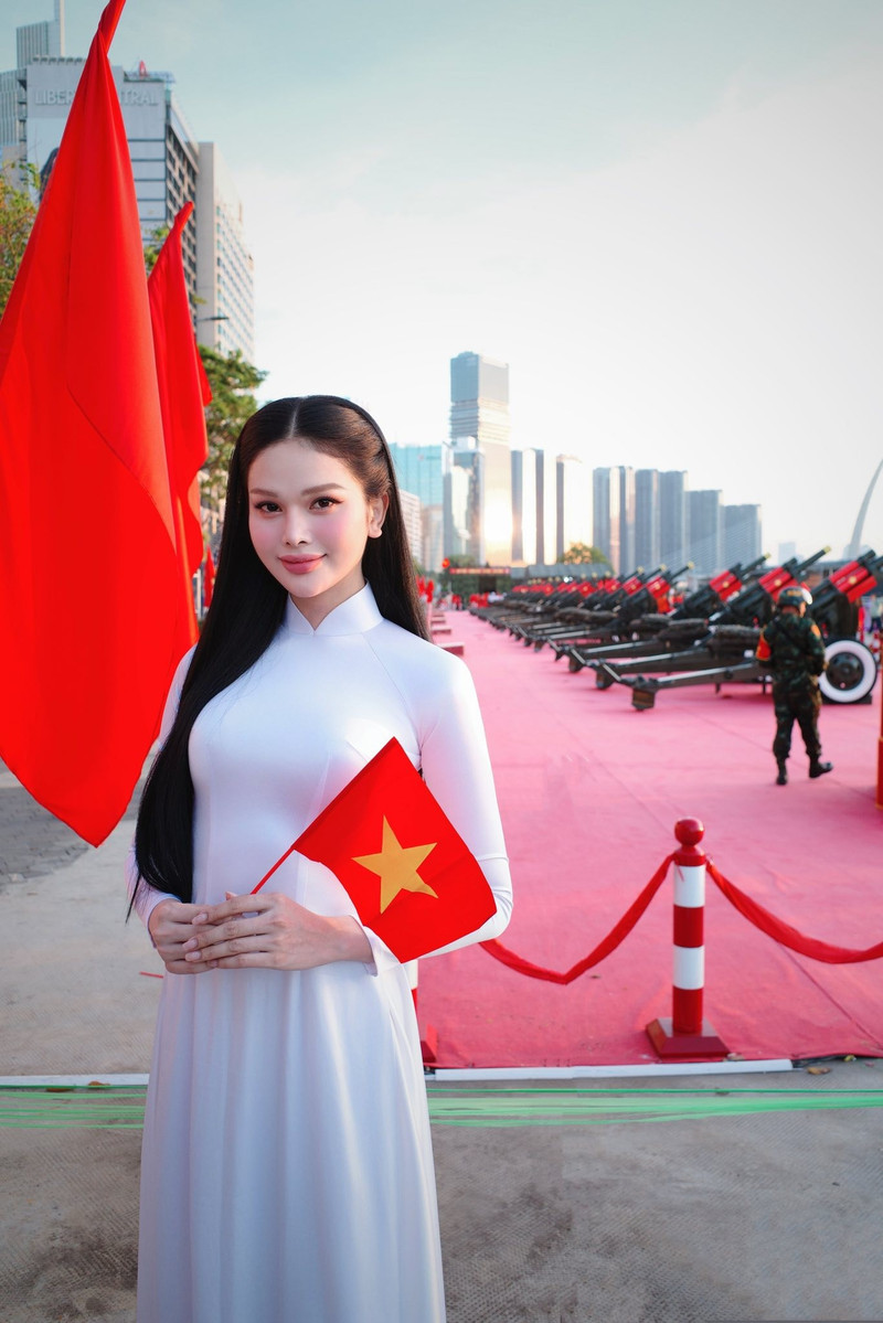 Mặt mộc gây sốc của mỹ nhân chuyển giới vừa đăng quang Miss International Queen Vietnam