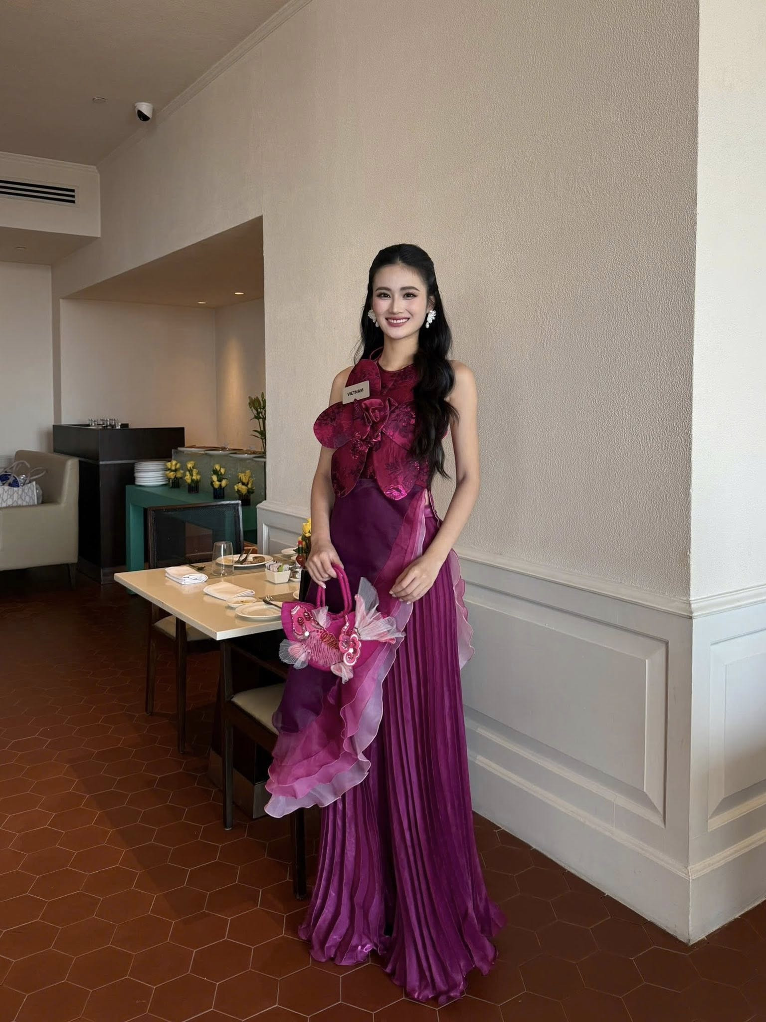 Hoa hậu Ý Nhi thể hiện màn múa gây tranh cãi ra sao ở Miss World? 4954197095405805424414437962042329638392787n