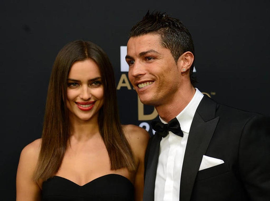 Siêu mẫu từng chia tay Ronaldo vì 'bám váy mẹ' và một đêm mất luôn 11 triệu theo dõi, cuộc sống hiện tại ra sao?