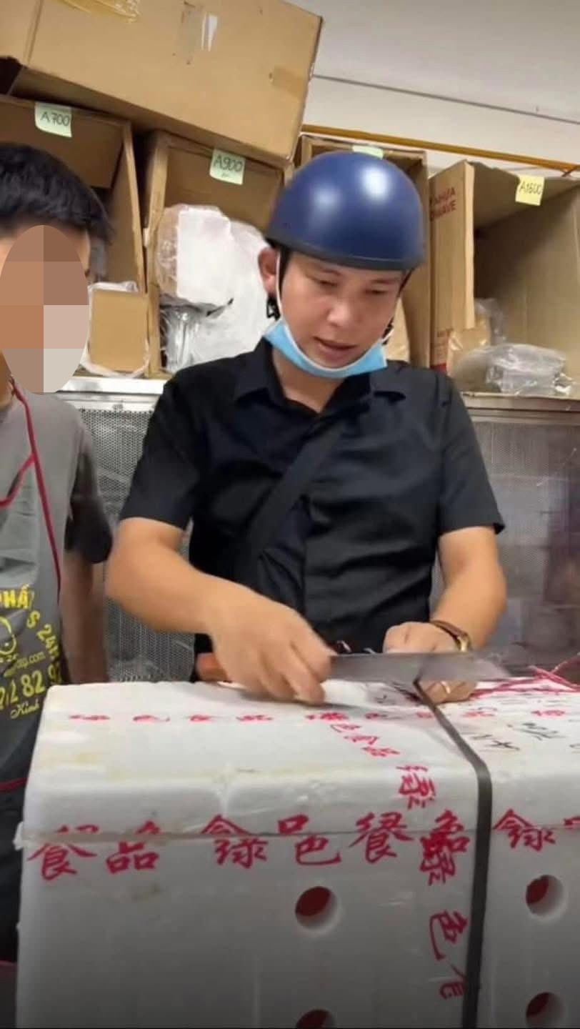 Thế Lòng Se Điếu tiết lộ sốc nguồn gốc số lòng đựng trong thùng xốp ghi chữ lạ