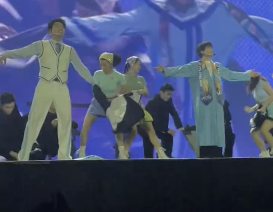 Viral nhất Concert Anh trai say Hi: Hieuthuhai gặp sự cố nhỏ, Anh Tú Atus hành xử thế nào mà gây nức lòng? anh man hinh 2025 05 10 luc 205528