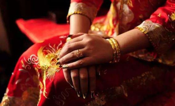 Bị đòi thêm tiền sính lễ, chú rể làm một việc khiến nhà gái