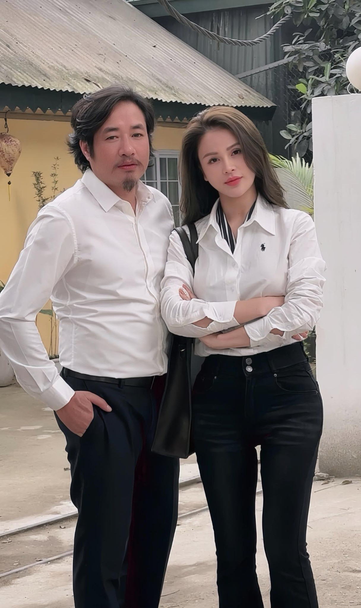 Hậu trường cảnh nhạy cảm của Lương Thu Trang và bạn diễn hơn 11 tuổi 495570880_9196069230493273_8978608200010102312_n.jpg