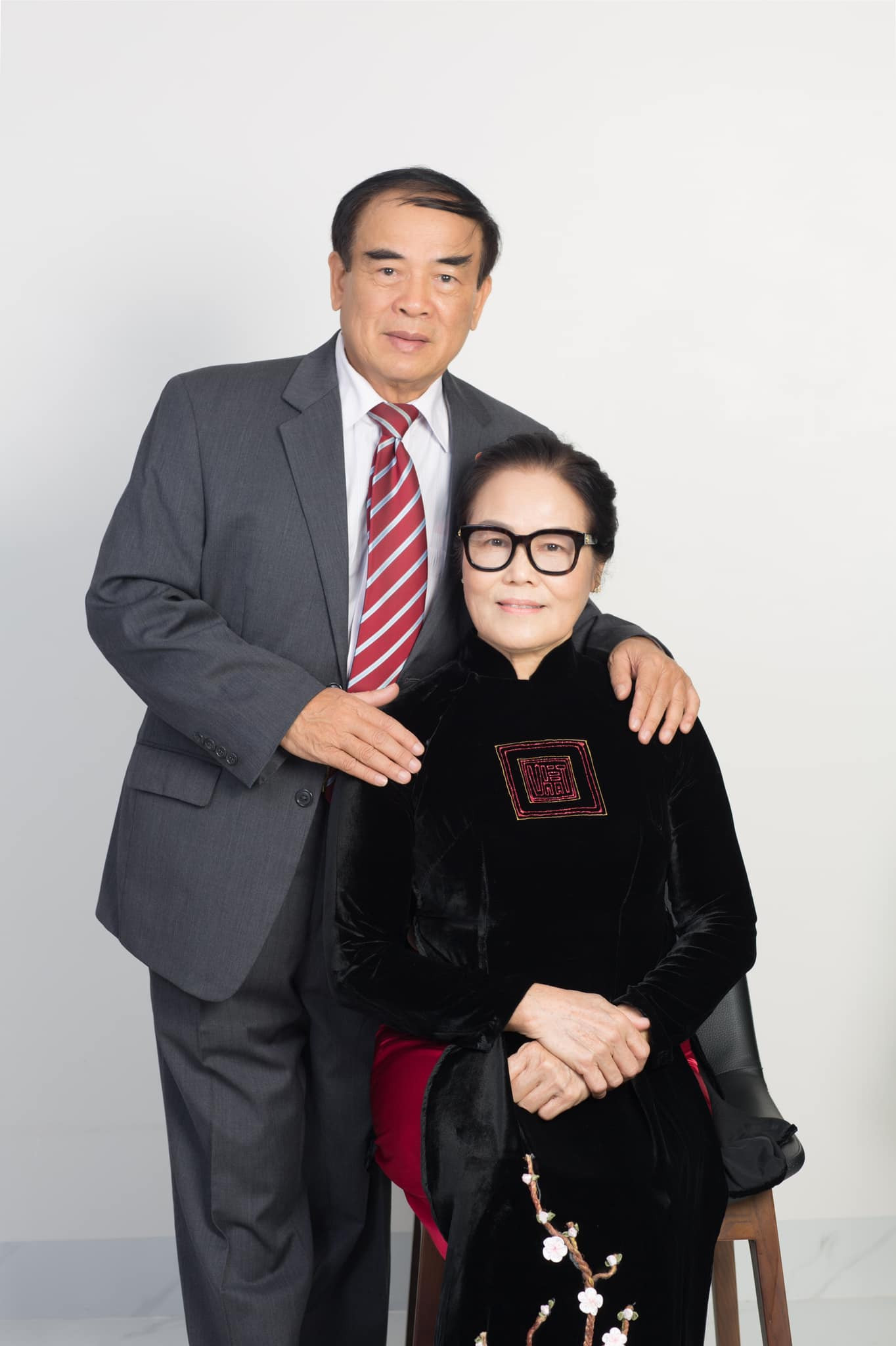 Hình ảnh hiếm hoi của mẹ ruột Hoa hậu Ngô Phương Lan: Giữ thần thái sang trọng, da dáng đẹp ở tuổi hưu- Ảnh 5.