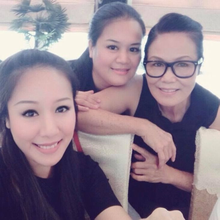 Hình ảnh hiếm hoi của mẹ ruột Hoa hậu Ngô Phương Lan: Giữ thần thái sang trọng, da dáng đẹp ở tuổi hưu- Ảnh 6.