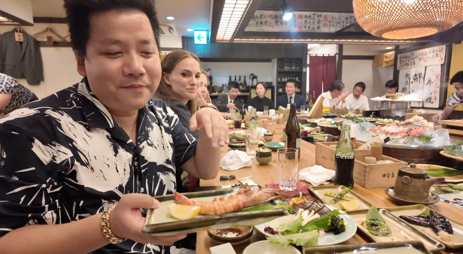 Khoa Pug sốc nặng khi lên Google tra tên người phụ nữ cứ nhìn mình trong quán ăn, hoang mang vì không nghĩ chuyện này lại xảy ra- Ảnh 5.