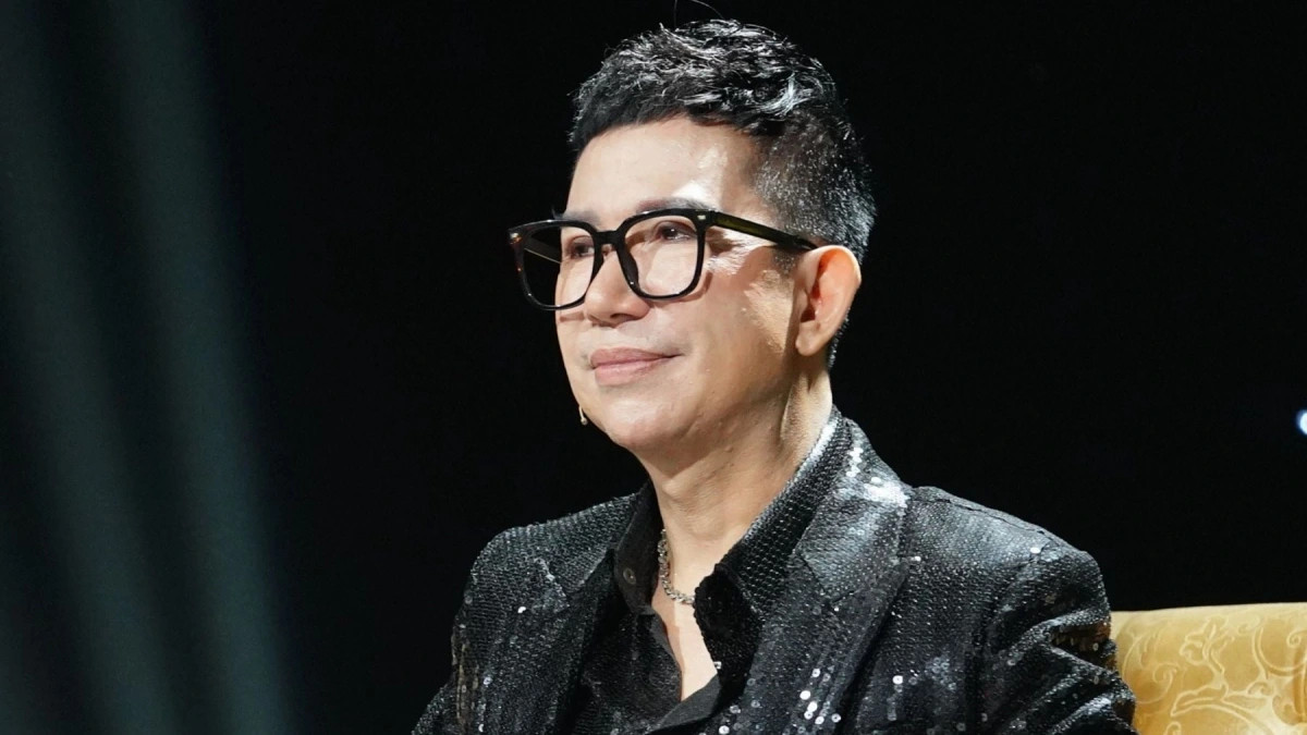 long nhat gay xon xao khi roi ghe giam khao 2 cuoc thi bolero hinh anh 1