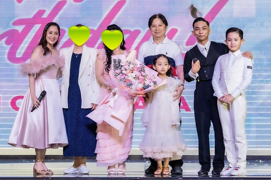 Mẹ chồng và mẹ đẻ Khánh Thi hiếm hoi cùng xuất diện, lộ rõ mối quan hệ thông gia
