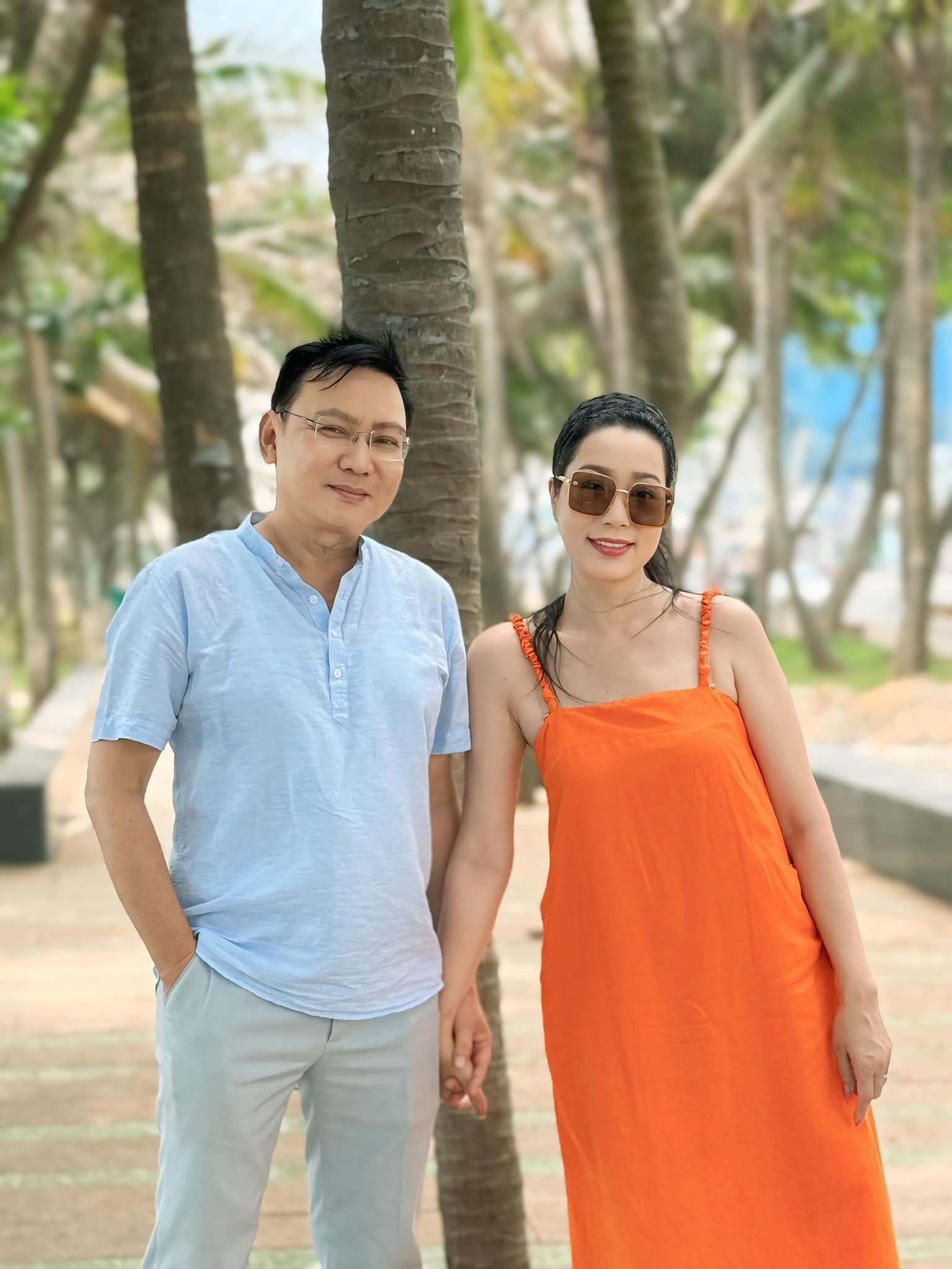 Nữ NSND là Phó chủ tịch Hội sân khấu, sở hữu biệt thự mặt tiền 3 tầng ở Quận 7, 54 tuổi đẹp như mới 30 48224881595277494405970644355312483041647200n