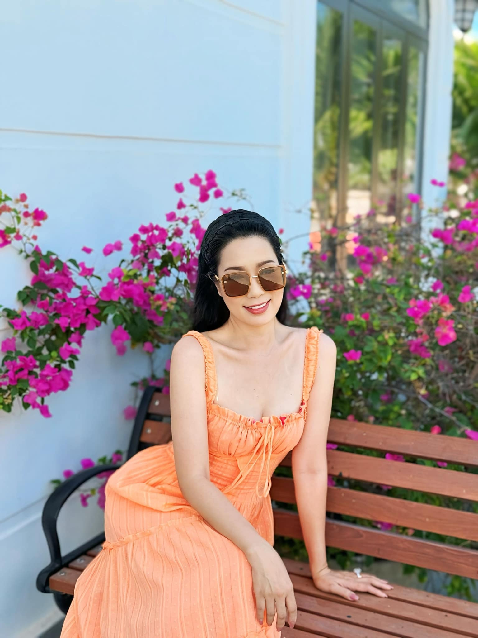 Nữ NSND là Phó chủ tịch Hội sân khấu, sở hữu biệt thự mặt tiền 3 tầng ở Quận 7, 54 tuổi đẹp như mới 30 48224962195328289067557841981096917940001267n