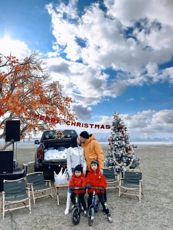 Tâm Tít trượt tay đăng tấm ảnh lộ rõ hôn nhân với đại gia kín tiếng