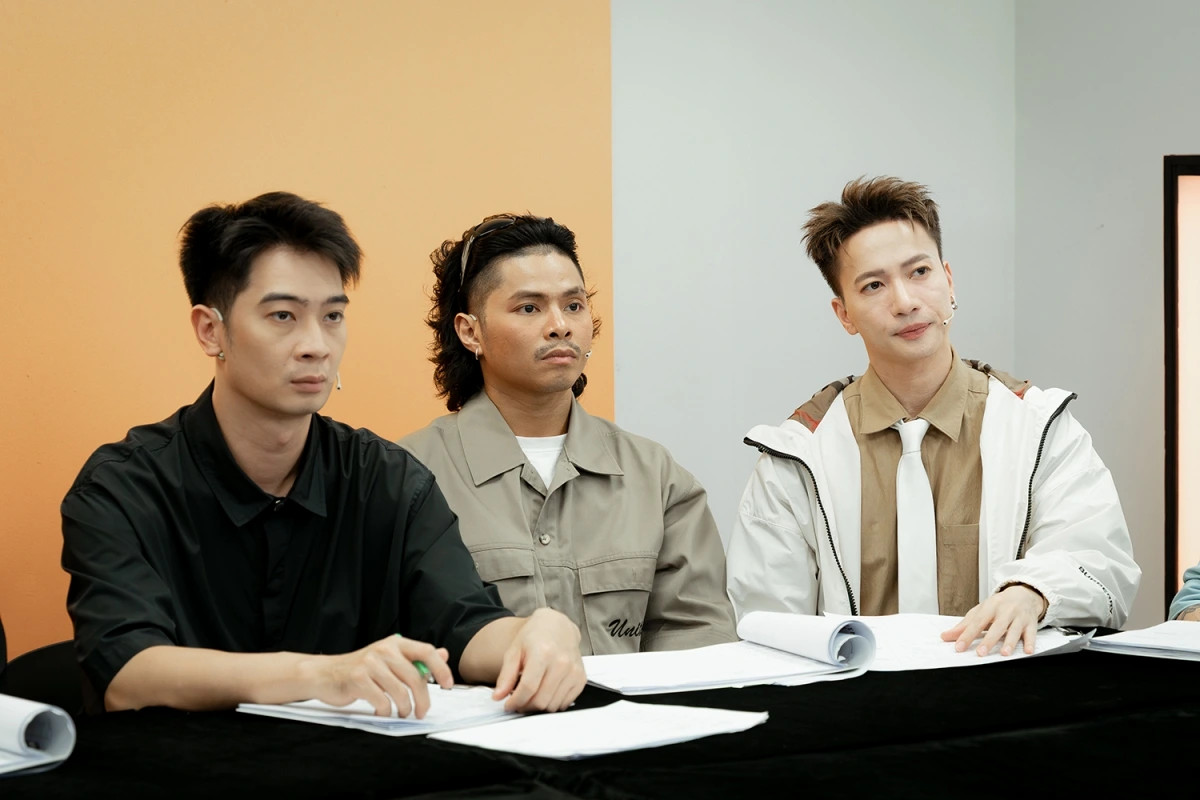 Thí sinh Tân binh toàn năng khóc nức nở khi chia tay đồng đội sau vòng loại đầu tiên thi sinh tan binh toan nang khoc nuc no khi chia tay dong doi sau vong loai dau tien hinh anh 4