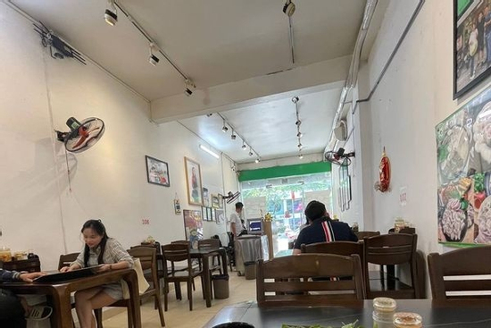 Lòng Chát Quán chính thức mở cửa lại sau lùm xùm 'lòng se điếu 40m', lượng khách hàng ghé quán gây chú ý