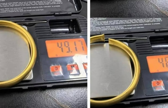 Mang vòng vàng đi bán thấy nó rỉ nước, khi cân lại giảm gần nửa chỉ