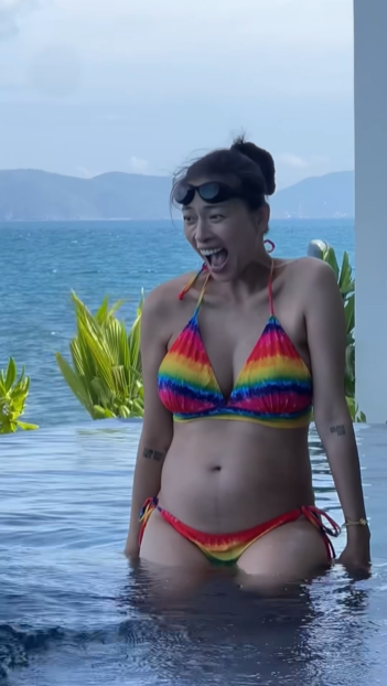 Ngô Thanh Vân mặc bikini khoe bụng bầu to tướng ở tháng thứ 6