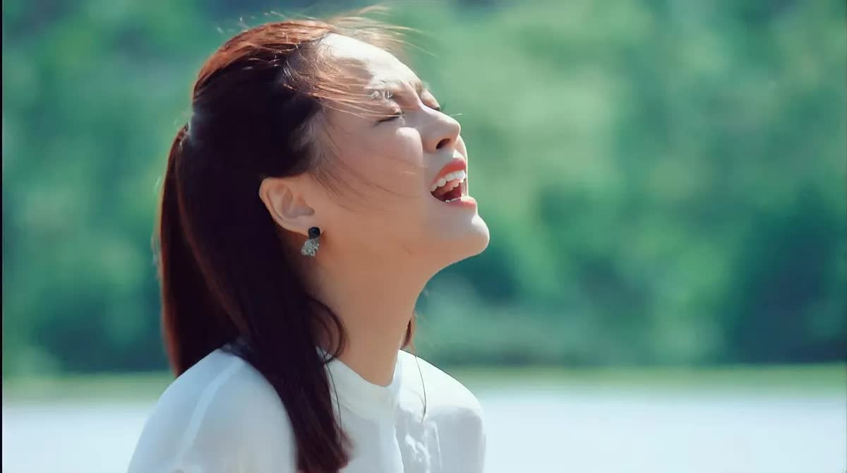 Nhan sắc nữ diễn viên Hà Nội đang gây tranh cãi và bị ghét nhất trong phim 'Cha tôi, người ở lại' - Ảnh 3.