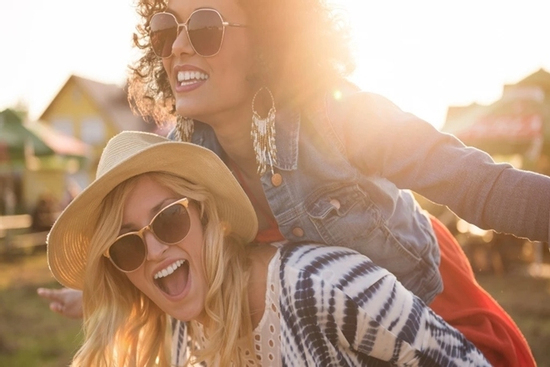 Những cặp đôi cung hoàng đạo thân nhau hơn cả ruột thịt kể cả khi tính cách có trái ngược