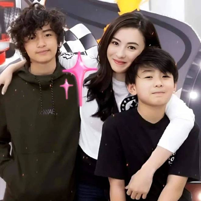 Trương Bá Chi công khai con thứ 3, danh tính người cha vẫn là ẩn số Trương Bá Chi công khai con thứ 3 danh tính người cha vẫn là ẩn số
