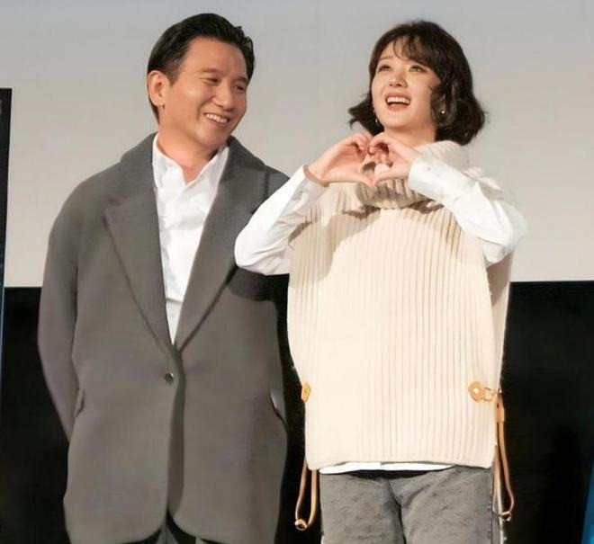 Bằng chứng Triệu Lệ Dĩnh có người mới ngoại hình đằng trai ra sao mà bị chê xấu