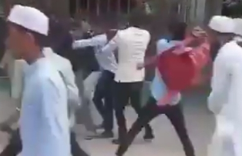 Chú rể tát cô dâu ngất xỉu, 2 gia đình ẩu đả dữ dội trong đám cưới