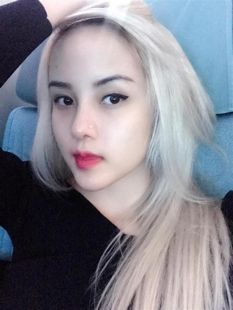 Cuối cùng Thiều Bảo Trâm đã thôi cố chấp với kiểu đầu ruột suốt 30 năm