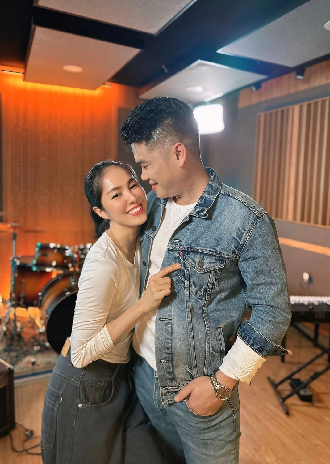 Lê Phương được chồng trẻ chăm sóc chiều chuộng cỡ nào