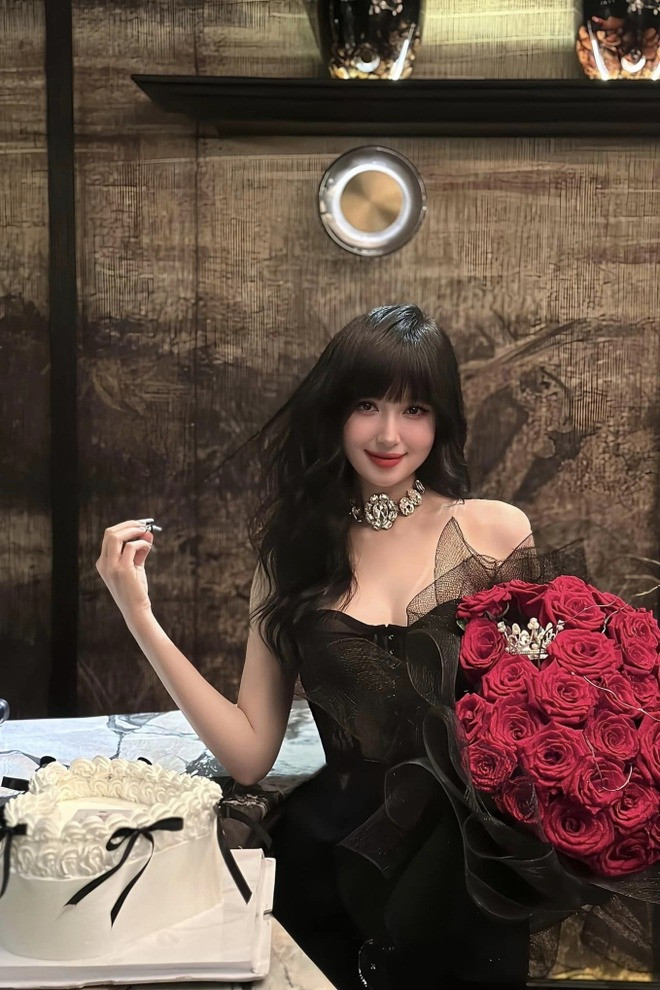 Phú bà Tâm Tít khoe ảnh bỏng mắt tuổi U40 nhan sắc ngày càng đổi khác ai cũng giật mình