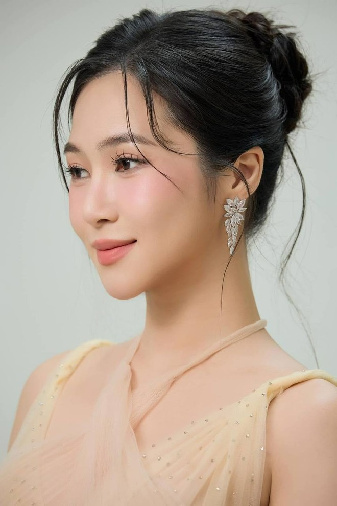 Về nước sau 5 năm ở Mỹ Hương Tràm ngày càng thay đổi khó nhận ra