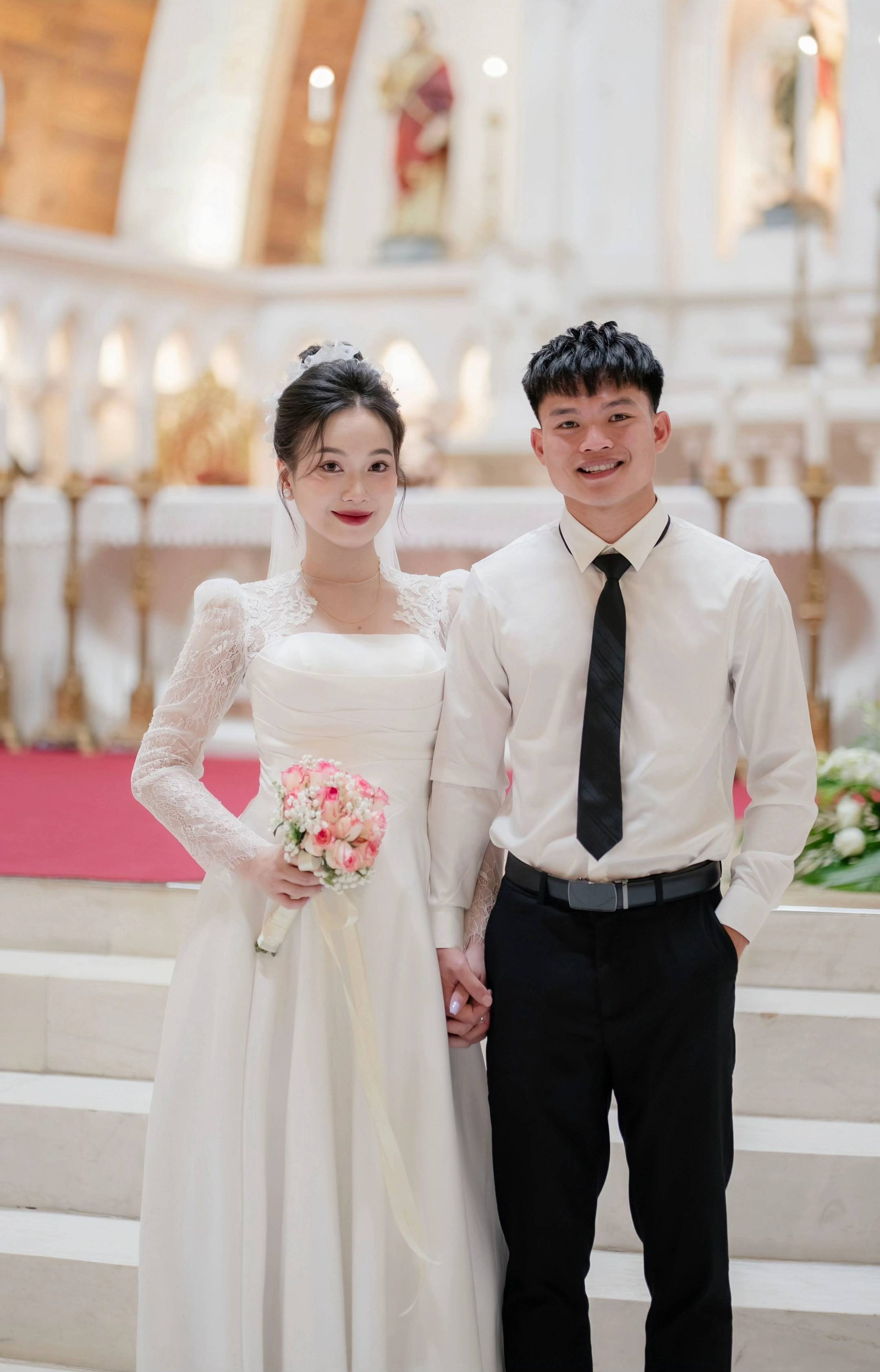 Vợ Hồ Văn Cường bị soi vòng 2 to bất thường sau nửa tháng làm đám cưới