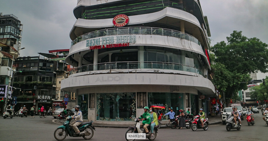 Cảnh hoang lạnh trong tòa nhà Hàm cá mập trước khi phá dỡ