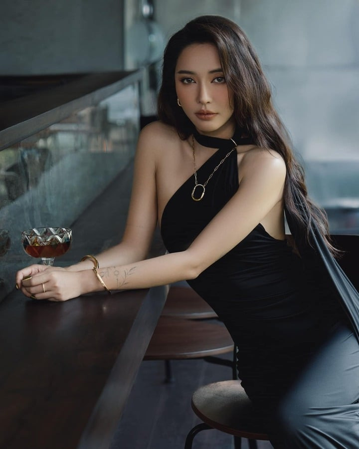 Nhan sắc Bích Phương ngày càng thăng hạng theo thời gian.