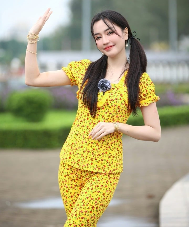 Chị cả của 'Em xinh say hi': Gợi cảm, giàu có nhưng 'vẫn ế' Bích Phương không ngại khi bị gọi là