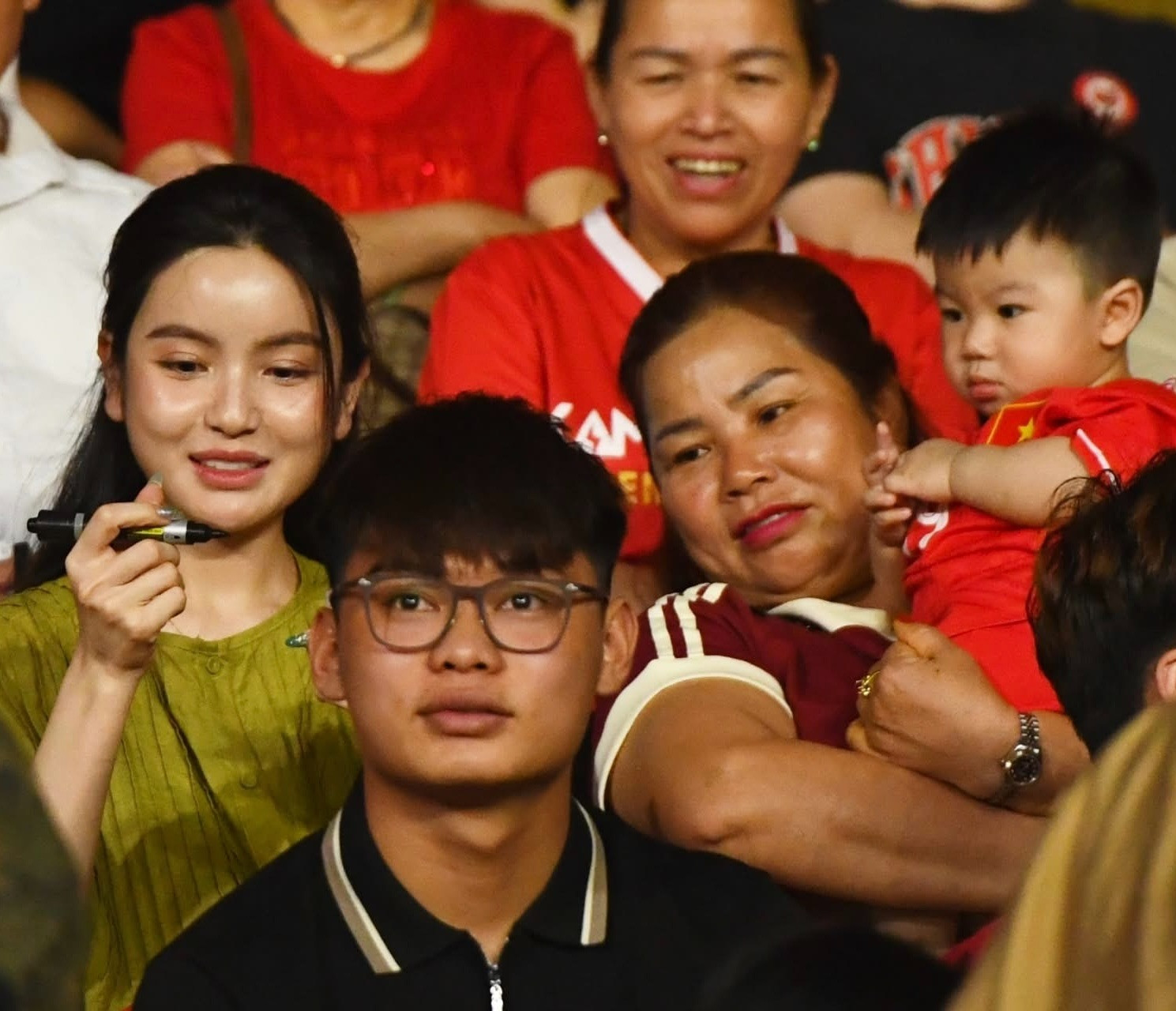 Diện mạo đơ cứng của Chu Thanh Huyền sau nghi vấn thẩm mỹ nhìn mãi mới nhận ra