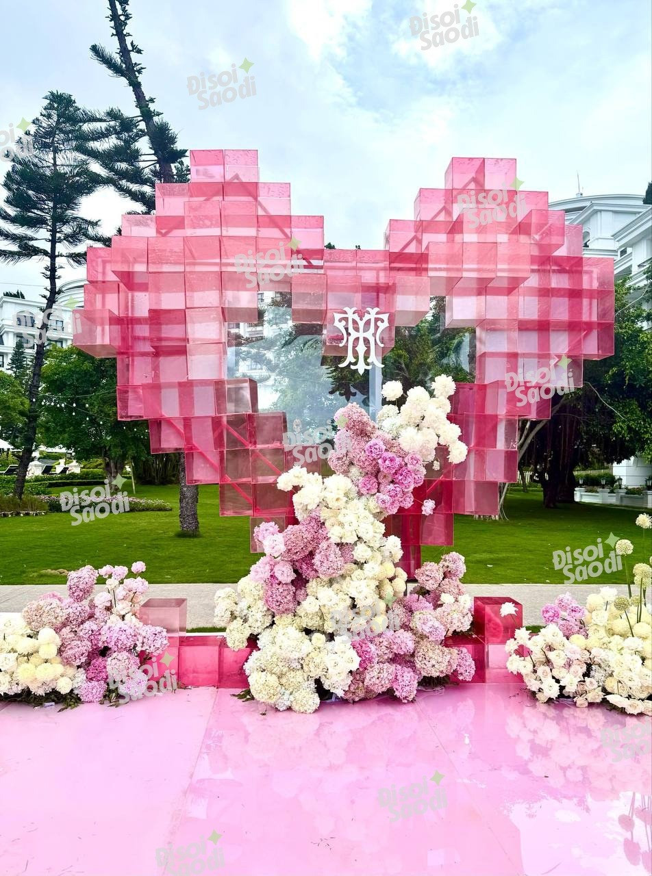 Không gian đám cưới sang trọng như cổ tích Hồ Quỳnh Hương