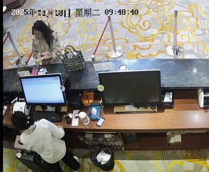 ‘Người đẹp ăn quỵt’ bị bắt khi dùng trò bẩn để ‘ở chùa’ 1 tháng trong khách sạn Dựa vào cơ địa dị ứng của mình, cô Vương quỵt tiền của nhiều khách sạn. (Ảnh: Upstream News)
