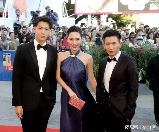 Tai tiếng của bạn trai Triệu Lệ Dĩnh, liên quan đến cả ma túy Tai tiếng của bạn trai Triệu Lệ Dĩnh liên quan đến cả ma túy