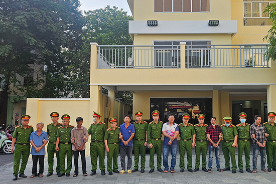 Triệt phá đường dây buôn lậu xăng dầu quy mô lớn ở các tỉnh phía Nam