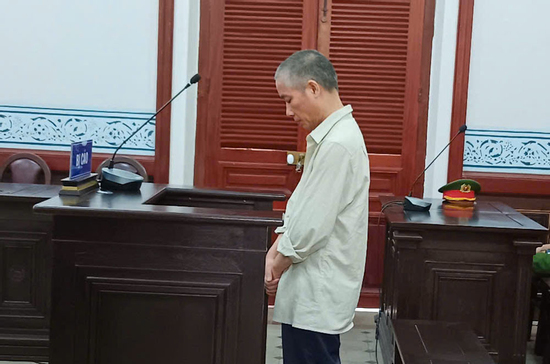 Bị đòi 40 triệu đồng, anh trai đốt nhà và thiêu em gái bỏng nặng