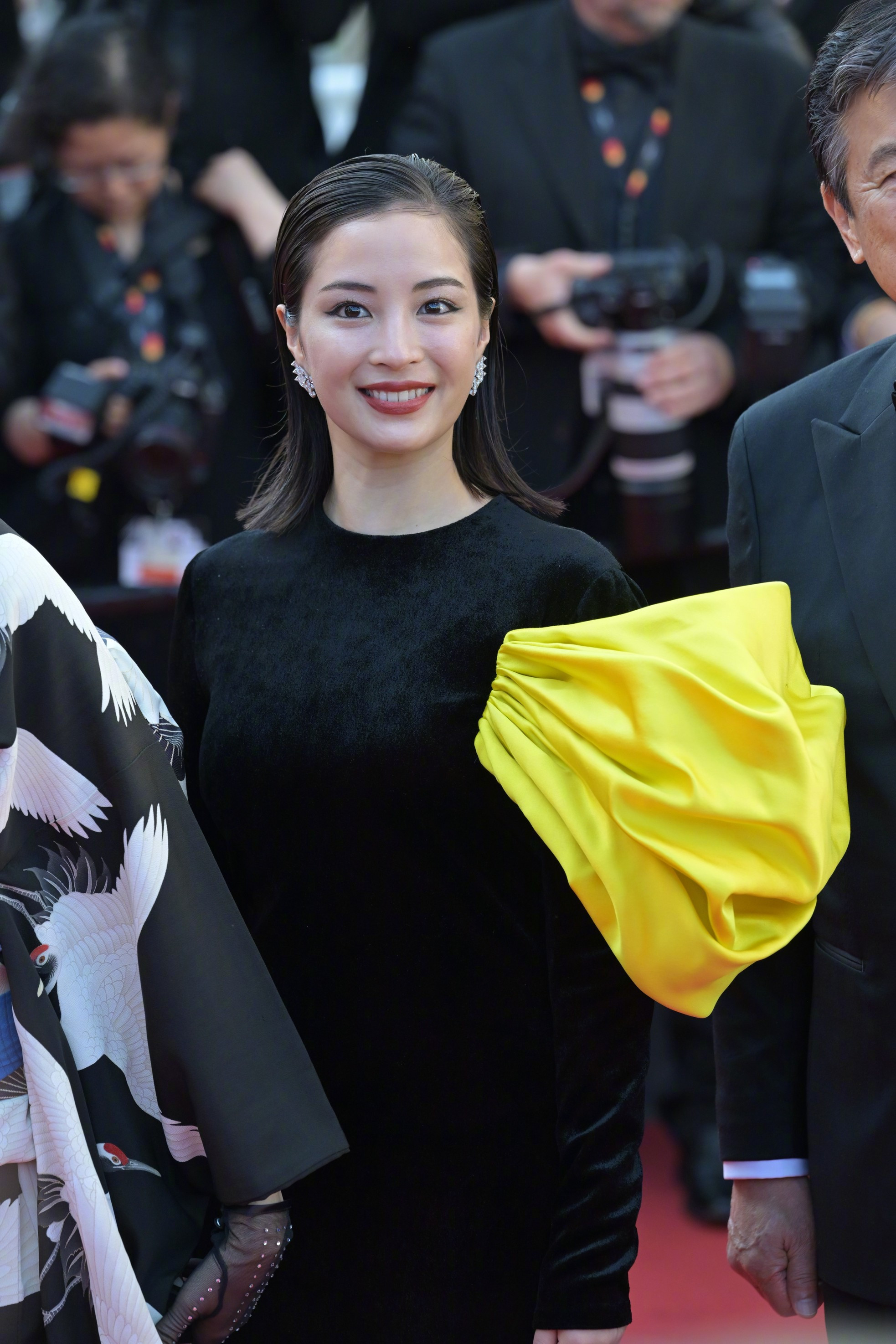 Chân Tử Đan dẫn vợ hoa hậu lên thảm đỏ Cannes, tỷ phú Amazon bị mạo danh ảnh 21