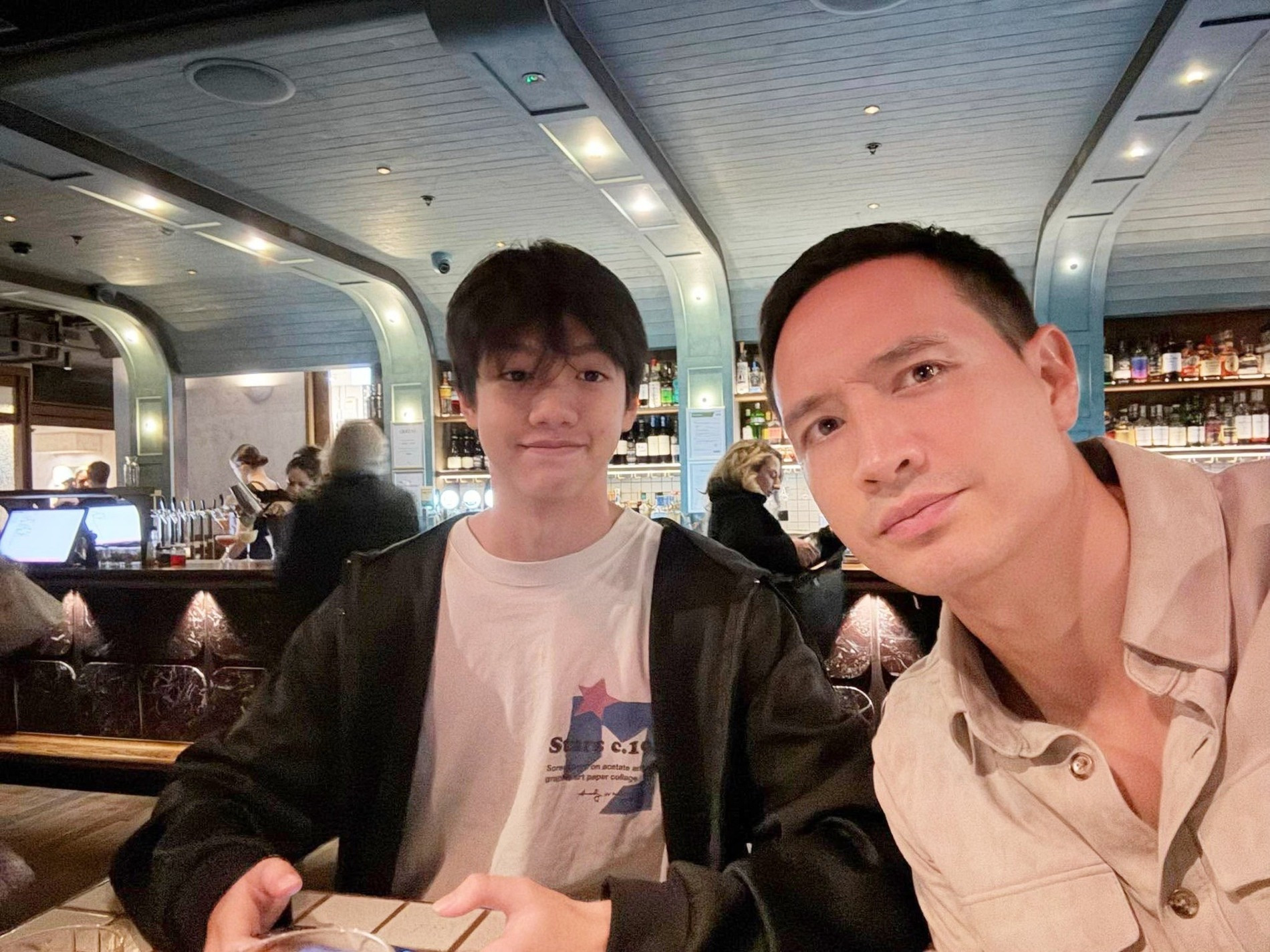 Kim Lý được lòng gia đình Hồ Ngọc Hà từ mẹ ruột đến con riêng đều quý mến