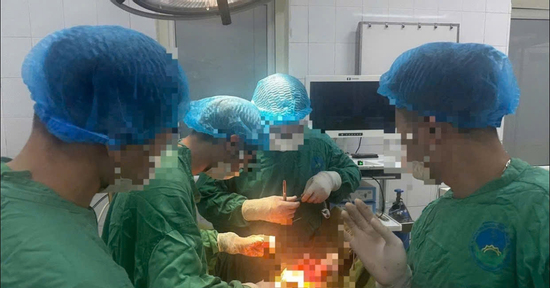 Nữ nhân viên thư viện bị chồng vào tận trường học sát hại