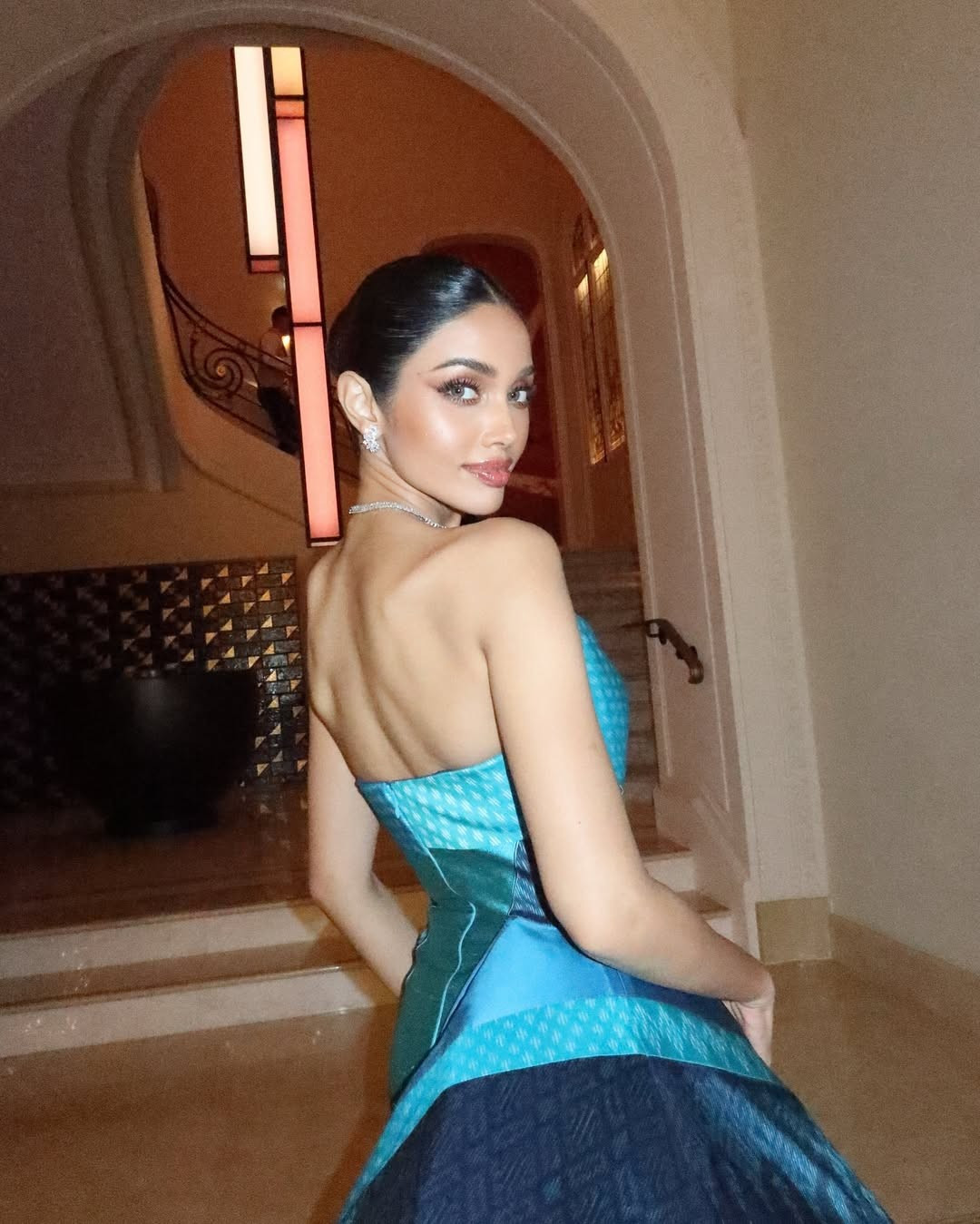 Ông Nawat và dàn hoa hậu trên thảm đỏ Cannes ảnh 14