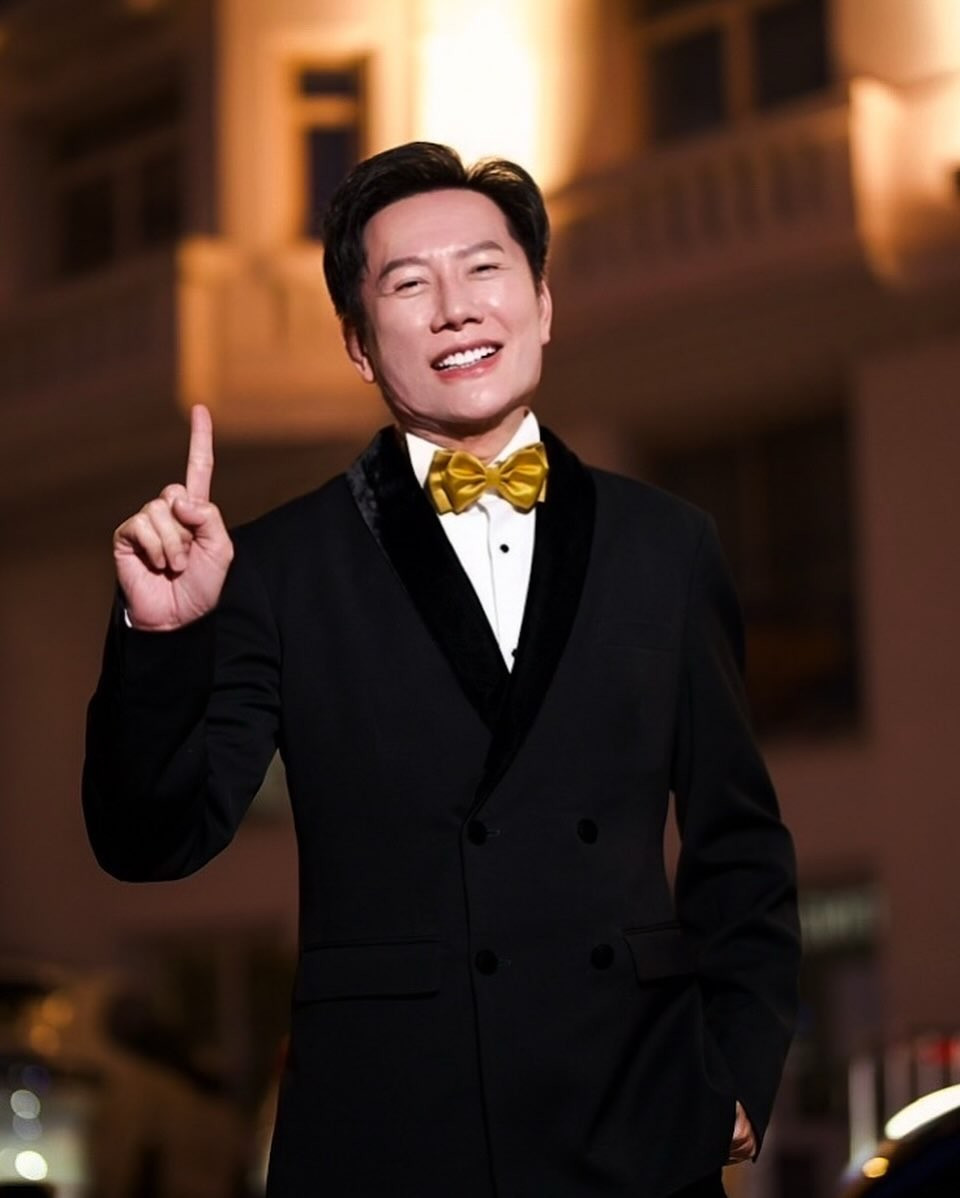 Ông Nawat và dàn hoa hậu trên thảm đỏ Cannes ảnh 4