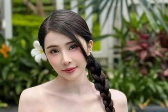 Quỳnh Nga tuổi 36: 'Nhiều người phản ứng quá mức với việc phụ nữ chúng tôi đi làm đẹp'