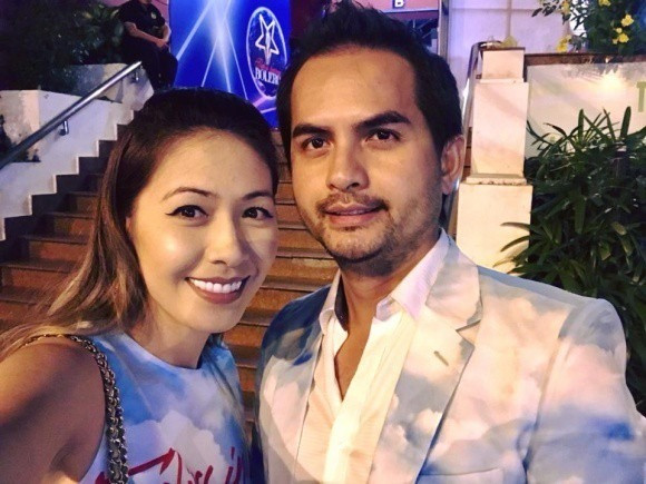 Vợ Đức Tiến nhận tin nhắn khiếm nhã đòi hẹn hò Vợ Đức Tiến nhận tin nhắn khiếm nhã đòi hẹn hò