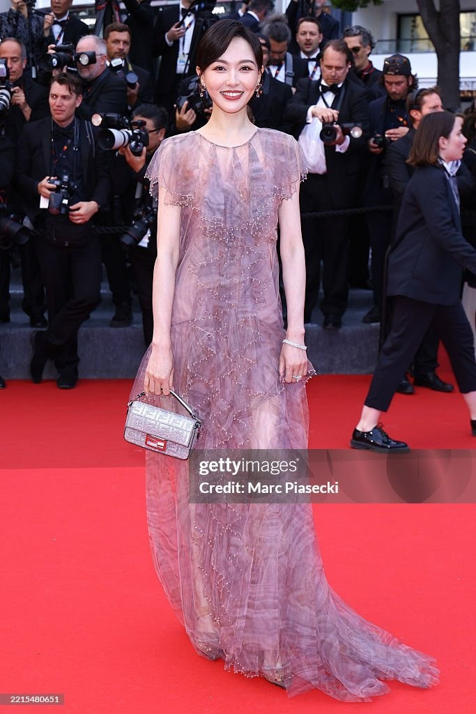 Angelina Jolie là tâm điểm ở Cannes, Đường Yên và Cao Viên Viên bị ‘ống kính hung thần’ bóc trần ảnh 14