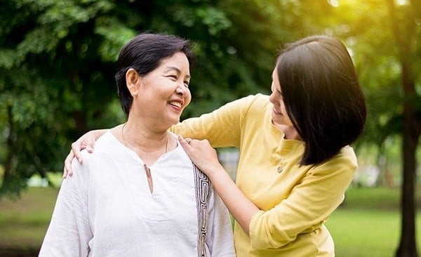 Chủ căn nhà được đền bù 21 tỷ đồng nhưng không chia cho con gái, ngày kết hôn, họ đưa cô 1 chiếc hộp lớn: Khi mở ra không khỏi sững sờ - Ảnh 4.